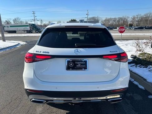 Used 2026 Mercedes-Benz GLC 300 4MATIC image 4