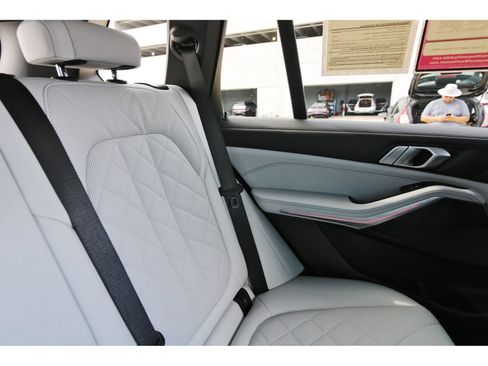 Used 2025 BMW X5 sDrive40i w/ M Sport Package RWD image 15