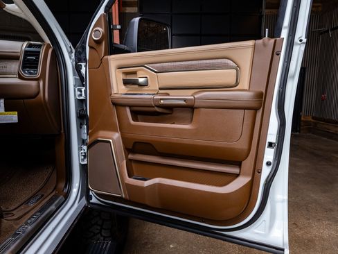 Used 2024 RAM 3500 Limited w/ Safety Group image 34