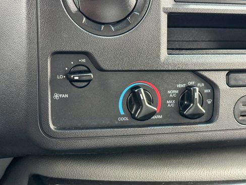 Used 2022 Ford E-350 and Econoline 350 Super Duty w/ Power Windows & Locks Group RWD image 32