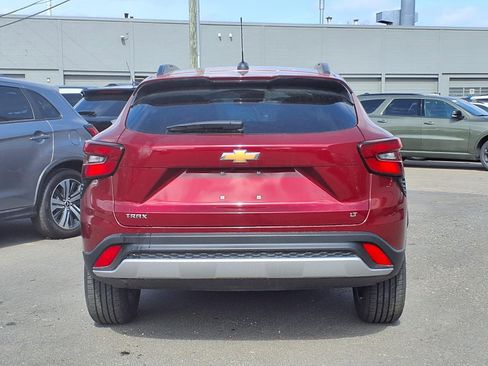 Used 2025 Chevrolet Trax LT image 19