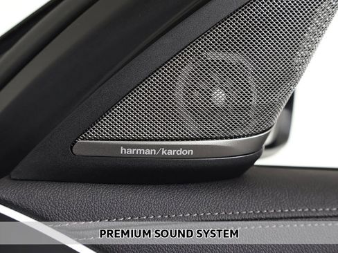 Used 2022 BMW M550i xDrive w/ Premium Package image 5