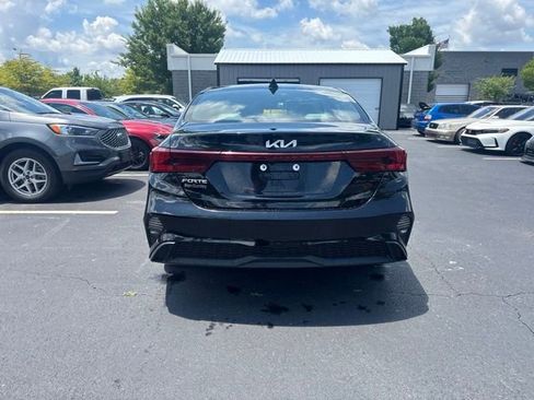 Certified 2023 Kia Forte LXS FWD image 4