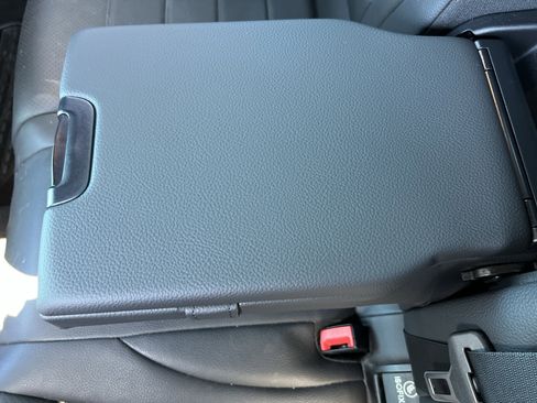 Used 2019 Mercedes-Benz C 300 Sedan image 39