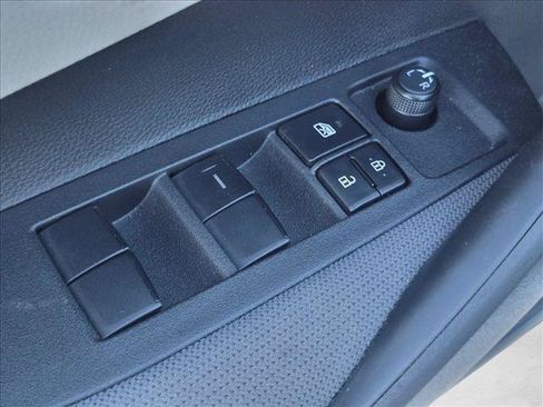 Used 2025 Toyota Corolla LE FWD image 13