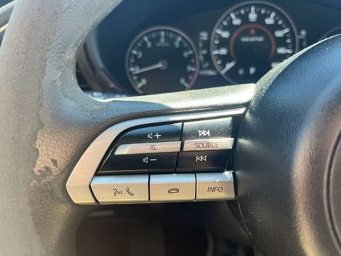 Used 2021 MAZDA MAZDA3 s FWD image 25