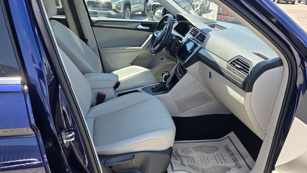 Used 2024 Volkswagen Tiguan SE FWD image 6