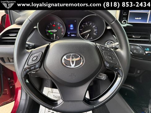 Used 2019 Toyota C-HR XLE image 18