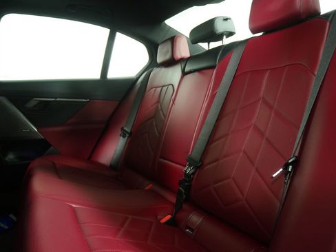 Used 2025 BMW 540i xDrive image 15