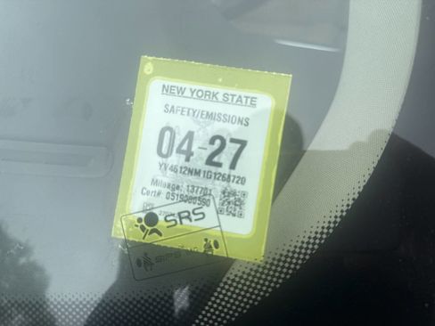 Used 2016 Volvo XC70 T5 Platinum w/ Protection Package image 16