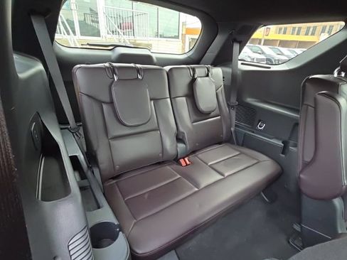 Used 2026 Ford Explorer Platinum w/ LUX Leather Package AWD/4WD image 21