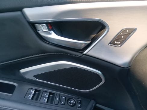 Used 2024 Acura RDX SH-AWD image 16