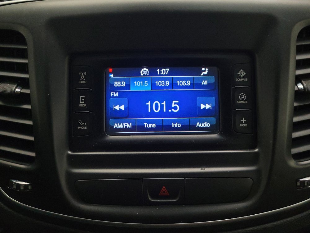 Used 2015 Chrysler 200 Limited FWD image 25