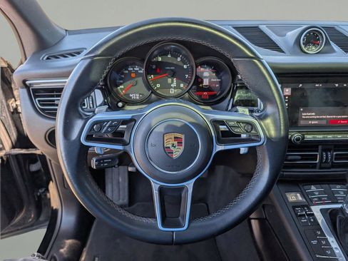 Used 2021 Porsche Macan AWD/4WD image 20