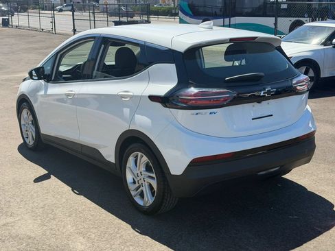 Used 2022 Chevrolet Bolt LT FWD image 7