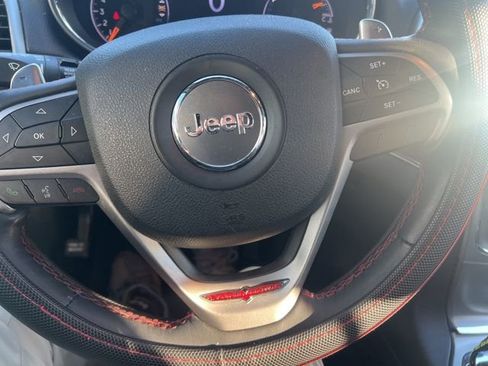 Used 2017 Jeep Grand Cherokee Trailhawk image 8