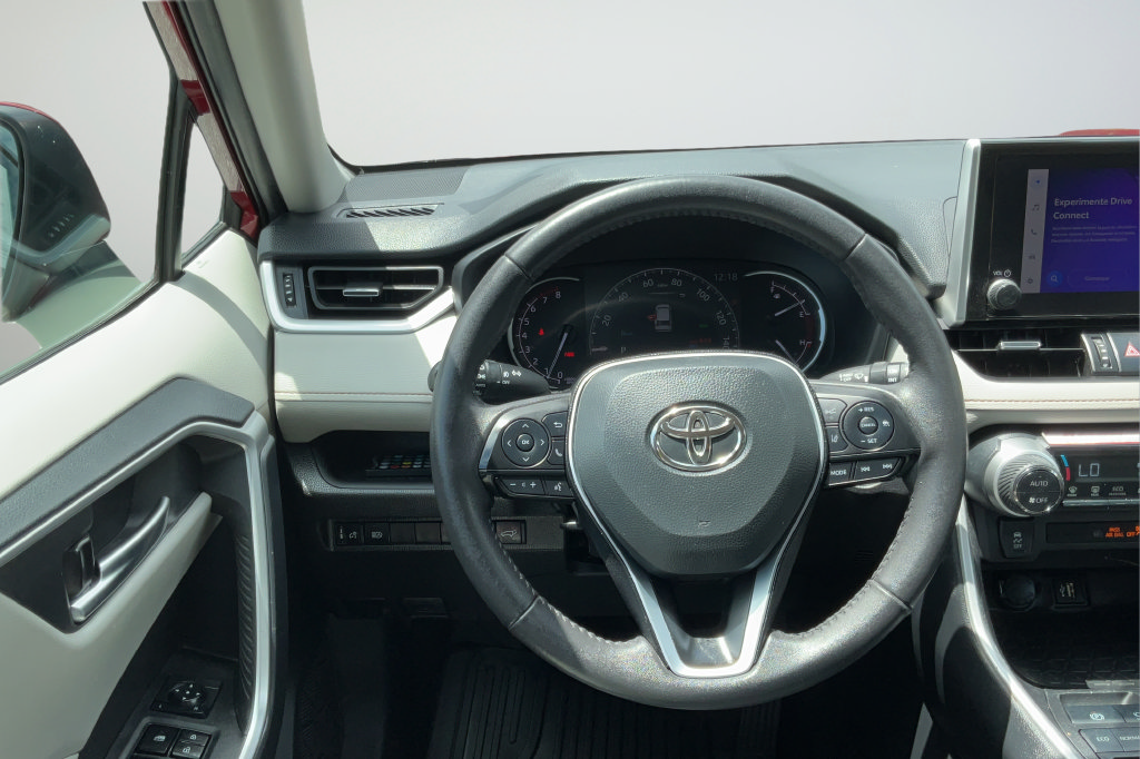 Used 2025 Toyota RAV4 XLE Premium FWD image 14