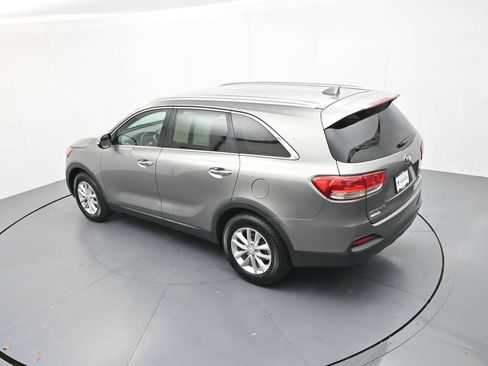 Used 2017 Kia Sorento FWD image 28