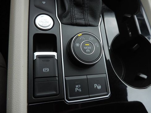 Used 2019 Volkswagen Atlas SEL Premium AWD/4WD image 29