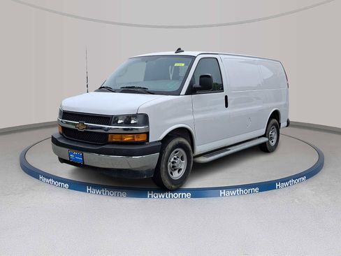 Used 2024 Chevrolet Express 2500 w/ Driver Convenience Package RWD image 3
