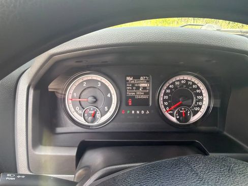 Used 2018 RAM 2500 Tradesman w/ Chrome Appearance Group AWD/4WD image 2
