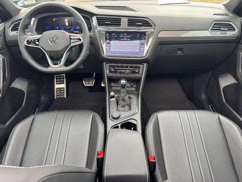 Used 2023 Volkswagen Tiguan SE R-Line image 11