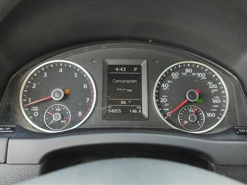 Used 2016 Volkswagen Tiguan S image 10