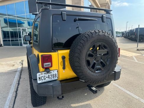 Used 2015 Jeep Wrangler Sport AWD/4WD image 8