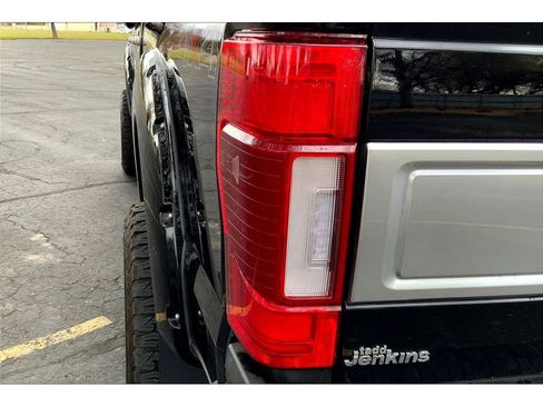 Used 2022 Ford F350 Limited image 31