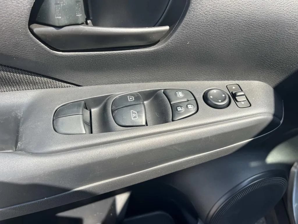 Used 2024 Nissan Kicks S FWD image 28