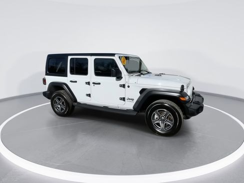 Used 2022 Jeep Wrangler Sport S image 25