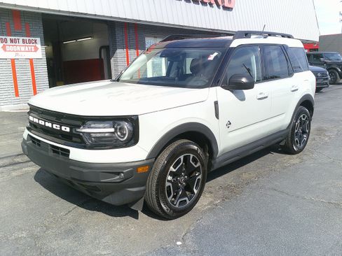 Used 2023 Ford Bronco Sport Outer Banks w/ Tech Package AWD/4WD image 14