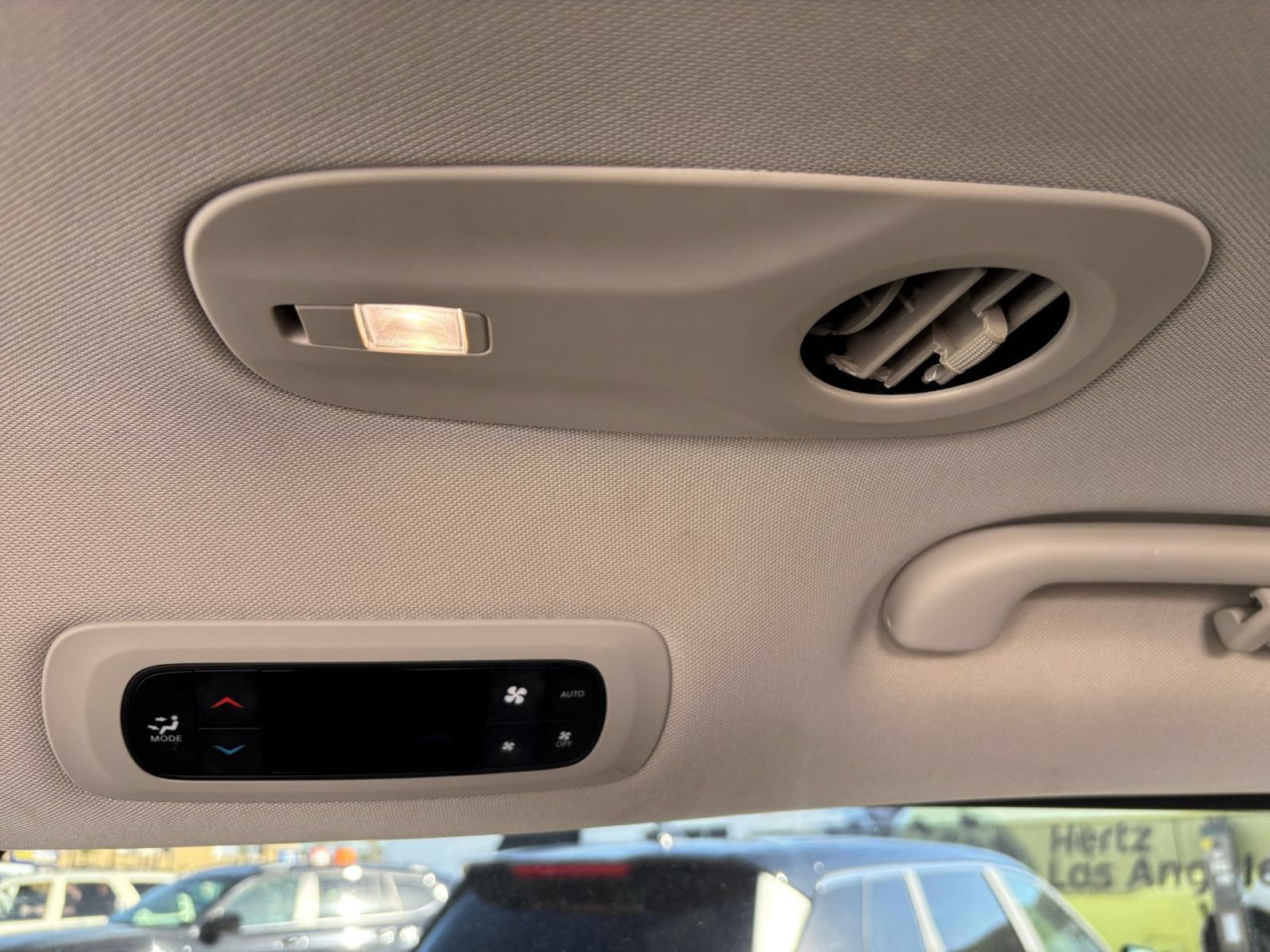Used 2023 Chrysler Pacifica Touring-L FWD image 25