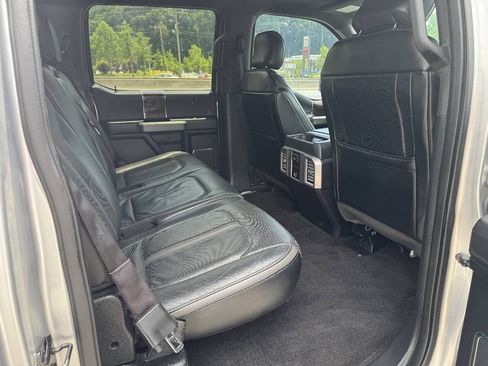 Used 2016 Ford F150 Platinum w/ Equipment Group 701A Luxury AWD/4WD image 21