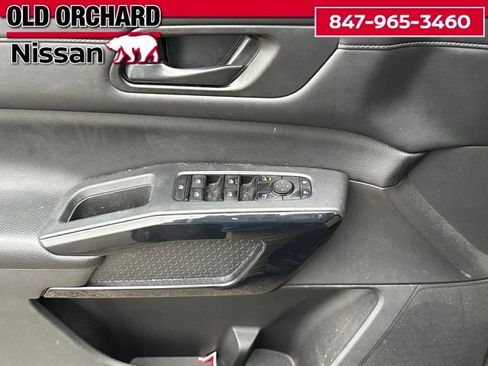 Used 2024 Nissan Pathfinder S AWD/4WD image 9