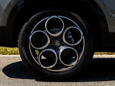 New 2025 Alfa Romeo Tonale image 17