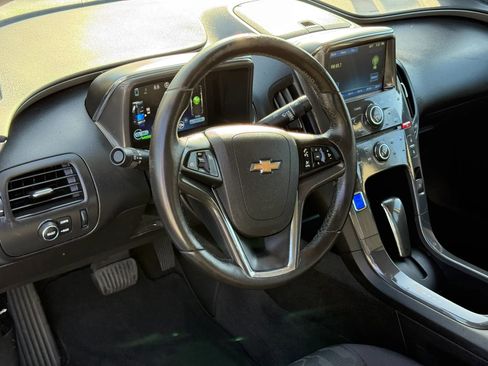 Used 2014 Chevrolet Volt FWD image 8