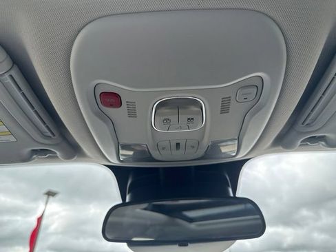 Used 2023 Jeep Renegade Altitude w/ Sun/Sound Group AWD/4WD image 29