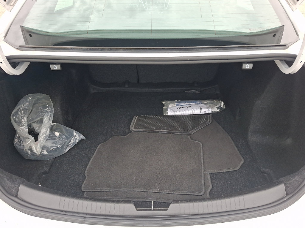 Used 2024 Chevrolet Malibu LT FWD image 18