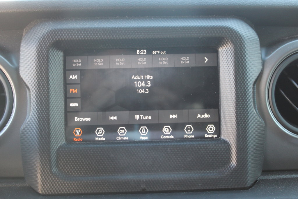 Used 2022 Jeep Wrangler Sport AWD/4WD image 19