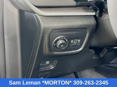 Used 2023 Jeep Grand Cherokee Limited image 10