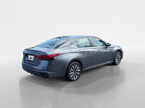 Used 2025 Nissan Altima 2.5 SV FWD image 4
