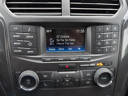 Used 2018 Ford Explorer XLT image 17