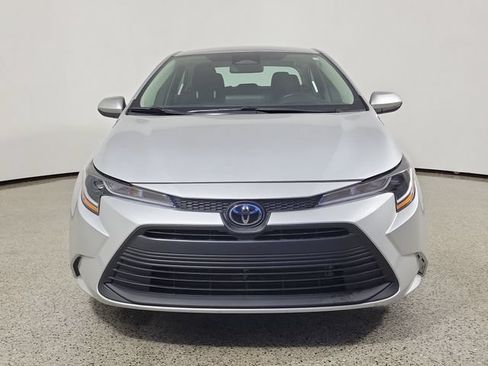 Used 2025 Toyota Corolla LE FWD image 3