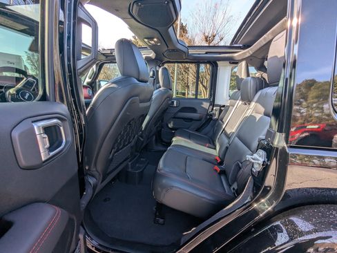 Used 2021 Jeep Wrangler Unlimited Rubicon image 11