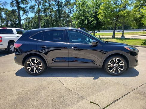 Used 2022 Ford Escape SE w/ SE Sport Appearance Package FWD image 8