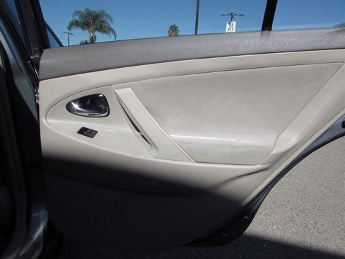 Used 2007 Toyota Camry CE FWD image 23