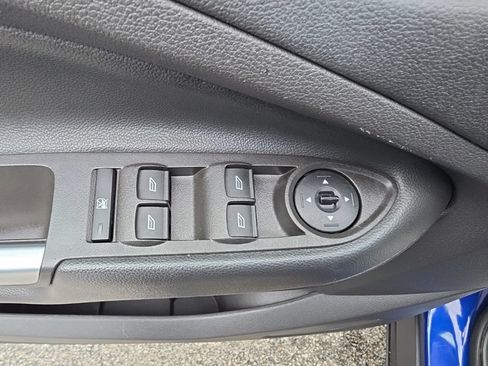 Used 2015 Ford Escape SE FWD image 17