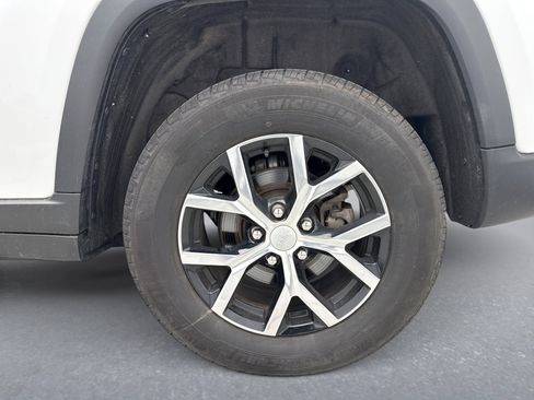 Used 2024 Jeep Grand Cherokee Limited AWD/4WD image 13