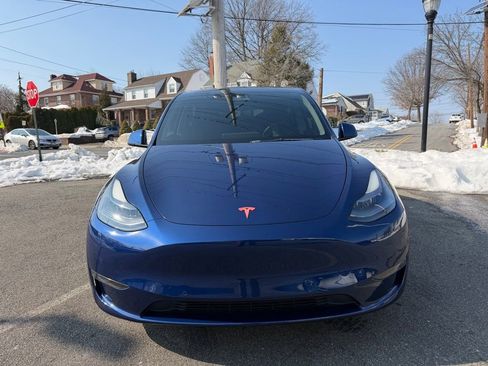 Used 2022 Tesla Model Y Performance image 2